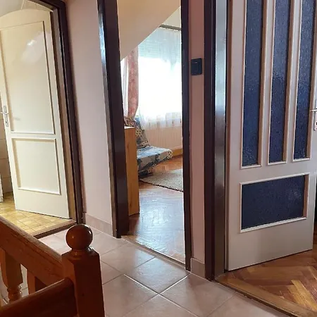 Maya House Apartment