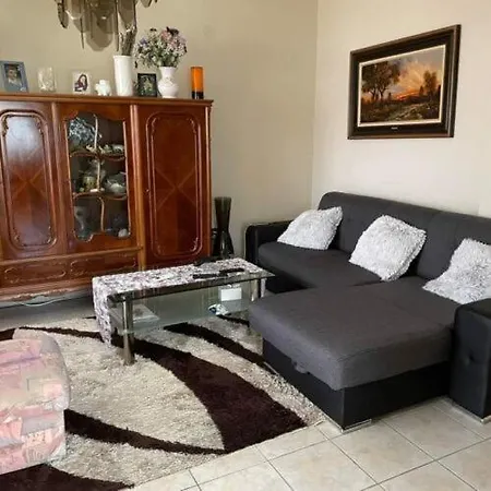 Maya House שיופוק